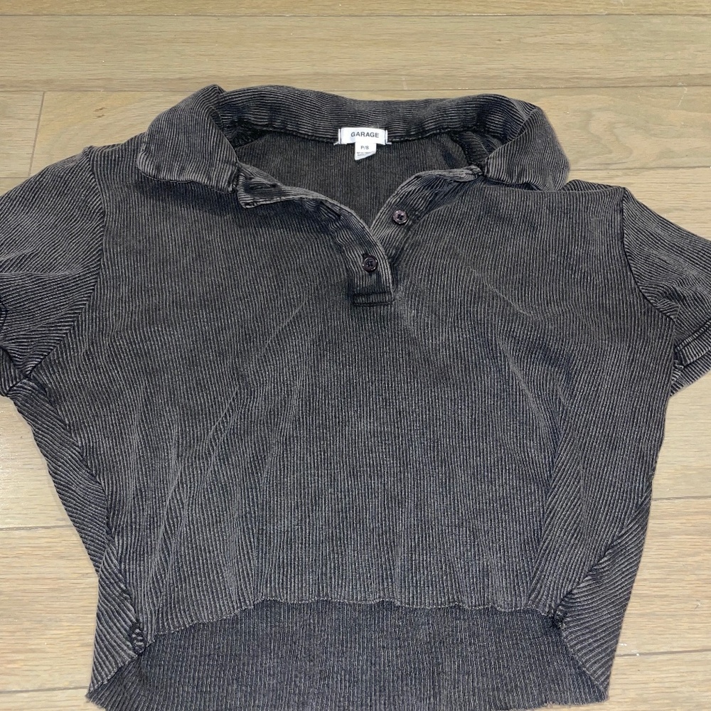 Distressed charcoal black cropped collared t-shirt